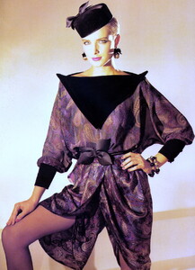 bb_ID_1982_09_BAROCCO_HC_FW82_VOGUE_IT_DavidBailey_090.thumb.jpg.4b743ef453cff62afce67538e67df0ea.jpg