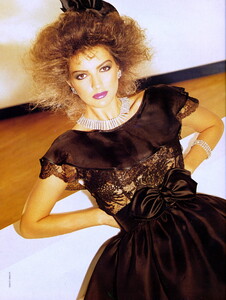 bb_ID_1982_09_BAROCCO_HC_FW82_VOGUE_IT_DavidBailey_513.thumb.jpg.12b8471b2b09199769e047866598e007.jpg