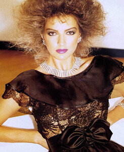 bb_ID_1982_09_BAROCCO_HC_FW82_VOGUE_IT_DavidBailey_514.thumb.jpg.7566379fa02b5013e4ef4ed452919e5f.jpg