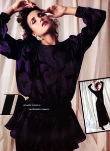 bb_ID_1982_09_FEMMINALISSIMO_VALENTINO_HC_FW82_VOGUE_IT_BarryMcLinley_030.thumb.jpg.906e3c64edcc0ccb5dd6f22ca5429b9b.jpg