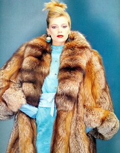 bb_ID_1982_09_MANLO_SAGA_FOX_HC_FW82_VOGUE_IT_061.thumb.jpg.c6fd1cc18ff81c63cf8eb62d81e15900.jpg