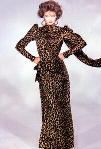 bb_ID_1982_09_YSL_HC_FW82_ABRAHAM_VOGUE_IT_FrancoisLamy_020.thumb.jpg.d84d0f8ac70c35612d4f3a9ab57066f0.jpg