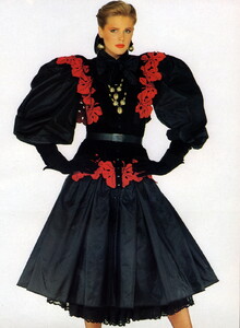 bb_ID_1982_12_BAROCCO_FW82_BobKrieger_010.thumb.jpg.bd95f228c587df714b23b3b6578e676e.jpg