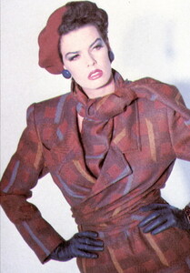 bb_ID_1983_09_CHLOE_HC_FW83_VOGUE_IT_Kober_050.thumb.jpg.0c95784ea9db64ea69f82e7b2b0d1fe8.jpg