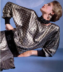 bb_ID_1983_09_VALENTINO_HC_FW83_VOGUE_IT_Horst_010.thumb.jpg.43f2c18d6b58f49db2c8d49a4a60e2e6.jpg