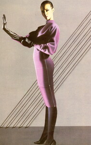 bb_ID_1983_10_ALAIA_FW83_VOGUE_FR_030.thumb.jpg.92c027287806a5a5564c85c7b847d229.jpg