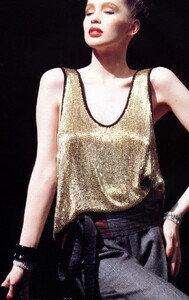 bb_ID_1983_10_FERRE_FW83_HB_IT_010.thumb.jpg.f736e5116c5b247e0145250acf9bbe88.jpg