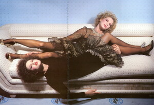 bb_ID_1983_10_NYC_OSCAR_DE_LA_RENTA_CHANTILLY_LACE_FW83_VOGUE_FR_GuyBourdin_012.thumb.jpg.86f9c8e96bb0f88c09facb367cc30b55.jpg