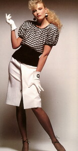 bb_ID_1984_03_DIVINA_FEMMINA_VALENTINO_HC_HB_IT_JamesMoore_111_SISAN_POLIDORI.thumb.jpg.c8fdff01d16e1a89938ff8143b59f84c.jpg