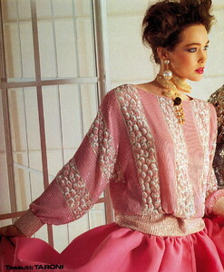 bb_ID_1984_03_VALENTINO_HC_VOGUE_IT_BarryMcKinley_020.thumb.jpg.46d370151fdfdb71461e60b7680cdd01.jpg