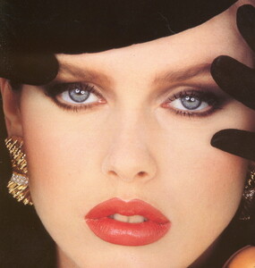 bb_ID_1984_08_BEAUTY_FW84_HB_IT_LesGoldberg_011.thumb.jpg.9fe577ac0a5b2640a7ae8997ba6d2c6e.jpg