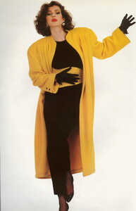 bb_ID_1984_08_VALENTINO_FW84_HB_IT_LesGoldberg_011.thumb.jpg.f58f5bfc70ce7af0fe5e6622cc98f6f4.jpg
