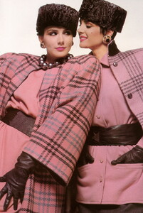 bb_ID_1984_09_VALENTINO_HC_ED_FW84_HB_IT_JamesMoore_010.thumb.jpg.6b00b39557c93e42dc4dc76888cf983c.jpg