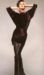 bb_ID_1984_09_VERSACE_HC_ED_FW84_HB_IT_JimReiher_030.thumb.jpg.4fb079d195c553eeef86f7be4d92791f.jpg