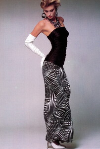 bb_ID_1985_02_YSL_SS85_HB_FR_JamesMoore_043.thumb.jpg.7b53f9520b1ec456affba3e369f7764e.jpg