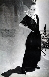 bb_ID_1985_09_GALITZINE_HC_FW85_VOGUE_IT_Demarchelier_025.thumb.jpg.68b068389ebb61e2eec3b5d38f19c4f3.jpg