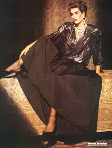 bb_ID_1985_09_VALENTINO_HC_FW85_HB_IT_TerenceDonovan_110.thumb.jpg.890f17cbf9af628d1720eb6838e7f970.jpg