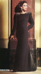bb_ID_1985_09_VALENTINO_HC_FW85_HB_IT_TerenceDonovan_120.thumb.jpg.80689f428639fe04b3db3442db0e67dd.jpg