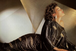 bb_ID_1985_09_VERSACE_HC_FW85_HB_IT_TomJackson_020.thumb.jpg.117687e9425ce7b4118f2d8c2724934e.jpg
