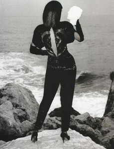 bb_ID_1986_02_VERSACE_SS86_VO_IT_HelmutNewton_010.thumb.jpg.4ec4463a7e075dd1db0a97f4e64906e8.jpg