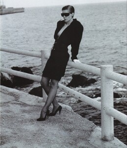 bb_ID_1986_02_VERSACE_SS86_VO_IT_HelmutNewton_030.thumb.jpg.2a078f050afb7b63ff78966bee896a7f.jpg