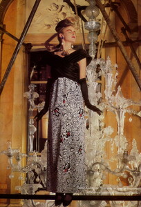 bb_ID_1986_03_GLAMOROUS_LADY_IRENE_GALITZINE_HC_SS86_HB_ITA_RonContarsy_030.thumb.jpg.cbcc96f9aa3f834e42344442a472281d.jpg