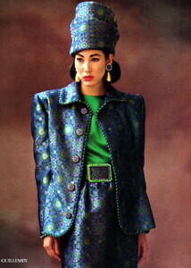 bb_ID_1990_10_GIVENCHY_HC_FW90_010.thumb.jpg.25a2732175b589ce8c920a8dbdd3cd76.jpg