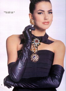 bb_ID_1991_03_CHANEL_HC_SS91_HOLA_SP_010.thumb.jpg.62698359a685d89abb4fef0573e801f9.jpg