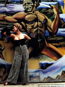 bb_ID_1991_10_LACROIX_HC_FW91_220.thumb.jpg.0c408337db5ad5e0617c8cdddc3ef51c.jpg