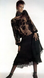 bb_Iman_1983_09_VALENTINO_HC_FW83_VOGUE_IT_BarryMcKinley_090.thumb.jpg.84b0412778952a8262277efc0498f67f.jpg