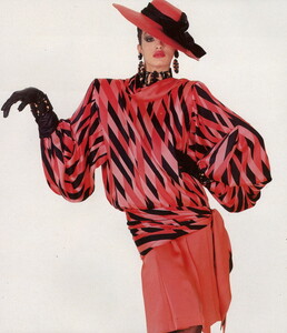 bb_JaniceDickinson_1984_03_LE_SUPERBES_FOLIES_ODICINI_HC_HB_IT_LesGoldberg_101_SISAN.thumb.jpg.3eb9b3a6c38279f641a414f1e860c5a0.jpg