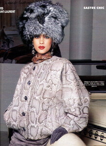 bb_JenniferFlavin_1990_07_YSL_HC_FW90_HOLA_010.thumb.jpg.cd08eba1462e5bdf95786c9675eccd64.jpg