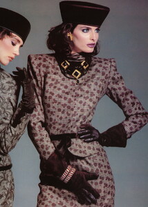 bb_JoanSeverance_1983_09_VALENTINO_HC_FW83_VOGUE_IT_RenatoGrignaschi_011.thumb.jpg.28cb03a6fcdc5a880edc1c1b2a3f8674.jpg