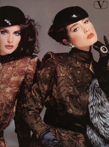 bb_JoanSeverance_1983_09_VALENTINO_HC_FW83_VOGUE_IT_RenatoGrignaschi_080.thumb.jpg.179b930b293765eb5b566ba3b66cf868.jpg