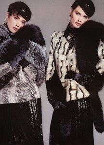 bb_JoanSeverance_1983_09_VALENTINO_HC_FW83_VOGUE_IT_RenatoGrignaschi_090.thumb.jpg.9da8b0688bfb324e7d5ca00443fbb575.jpg