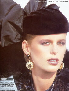 bb_JoseBorain_1983_09_VALENTINO_HC_ED_FW83_VOGUE_IT_StevenMeisel_010.thumb.jpg.b44c1e1423e3a1fa3dd41b56e8fa3a35.jpg