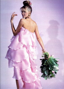 bb_JuditMasco_1991_03_GIVENCHY_HC_SS91_HOLA_SP_015.thumb.jpg.e8020e49a29f96ade7b31fea774848b0.jpg