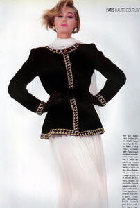 bb_JulieFloyd_1984_09_GIVENCHY_HC_FW84_ED_HB_FR_LesGoldberg_050.thumb.jpg.10416cc06bf5d2c98f6219a838d88777.jpg