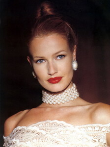 bb_KarenMulder_1994_09_SARLI_HC_FW94_010.thumb.jpg.0ff5aa17bee9ff205c6f15d68678f0ef.jpg