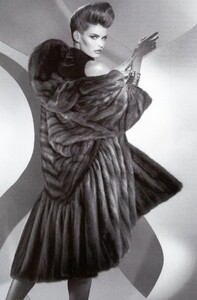 bb_KimAlexis_1987_09_CHIAVARRELLI_FURS_HC_FW87_VOGUE_IT_RUSSIAN_MINK_AlbertaTiburzi_020.thumb.jpg.89c6cd5fbebe14d2cf8e9021fa1e04a6.jpg