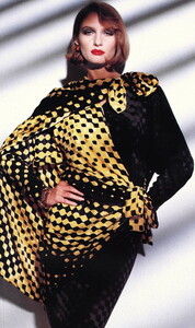 bb_Lilo_1984_02_DIOR_SS84_HB_FR_022.thumb.jpg.147ad6cc21a754ca7440743c31a4e5f2.jpg