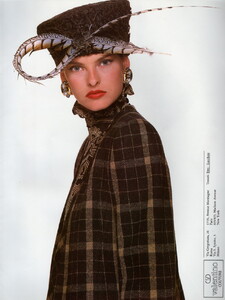 bb_LinaEvangelista_1987_09_VALENTINO_HC_FW87_VOGUE_IT_DavidBailey_020.thumb.jpg.ad0987e782bd680e447aff26ea8b7c0f.jpg