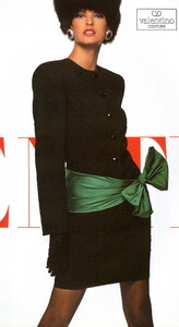 bb_LindaEvangelista_1987_09_VALENTINO_HC_FW87_VOGUE_IT_DavidBailey_080.thumb.jpg.08e806ee73ae3b35fd3c1d5bb1f82b30.jpg