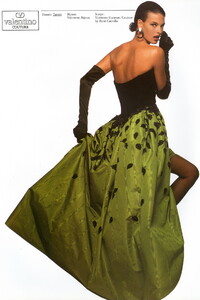 bb_LindaEvangelista_1987_09_VALENTINO_HC_FW87_VOGUE_IT_DavidBailey_120.thumb.jpg.9cc12419120c86fc2608f65c0814682a.jpg