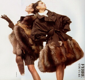 bb_MarieLindfors_Dragana_1987_09_FERRE_HC_FW87_VOGUE_IT_HerbRitts_013.thumb.jpg.d70acc68d2522ccac553f11c7593ffe1.jpg