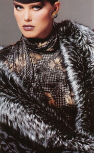 bb_ReneeSimonsen_1983_09_VALENTINO_HC_FW83_VOGUE_IT_RenatoGrignaschi_110.thumb.jpg.a288adf77fad05a7369f45a8df22e6c5.jpg