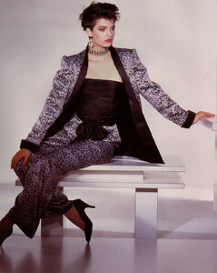bb_StephanieSeymour_1984_09_LANCETTI_HC_FW84_HB_IT_GianmarcoChieregato_010.thumb.jpg.7ba77263961c2ccd0dcf13c6d5f1b647.jpg