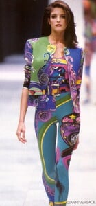 bb_StephanieSeymour_1991_10_Versace_FW91_010.thumb.jpg.6585fa8d840344636bea8e5a71ccbb72.jpg