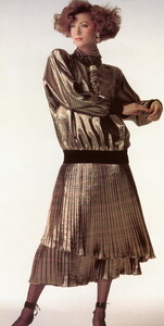 bb_TaraShannon_1983_09_VALENTINO_HC_FW83_VOGUE_IT_BarryMcKinley_100.thumb.jpg.b043930c5fe4ad6d78cfcab407e9b6db.jpg