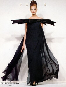 bb_ValerieJeanGardino_1992_10_BALMAIN_HC_FW92_020.thumb.jpg.9d900361f3c4cb97d5d38128500487ab.jpg